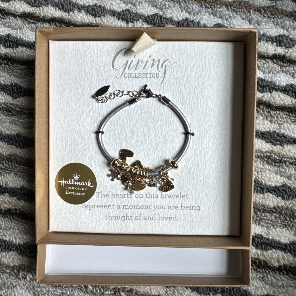 NWT Demdaco Giving Collection  bracelet w/gold and silver color heart charms